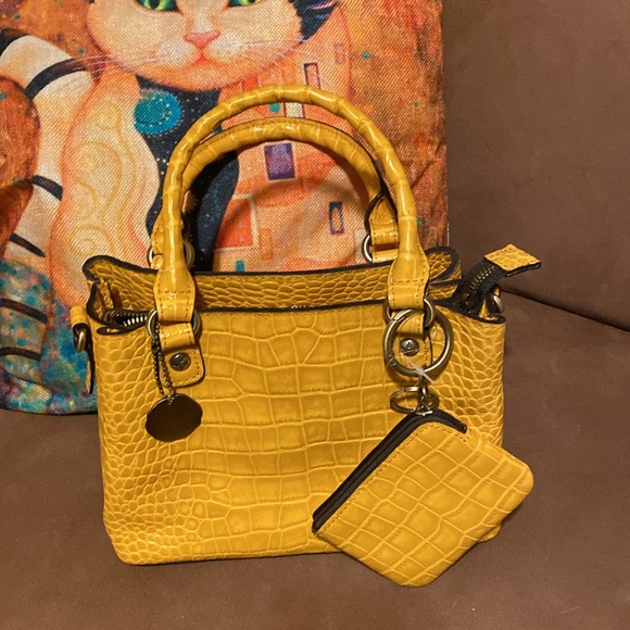 PATRICIA NASH NWOT CROC HAND BAG / CROSSBODY YELLOW WITH COIN PURSE DUST BAG - Picture 3 of 14